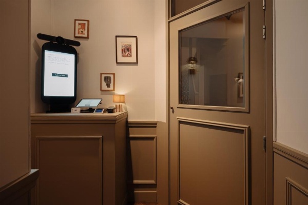 Adam Downtown image 6